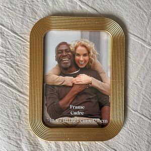 gold photo frame